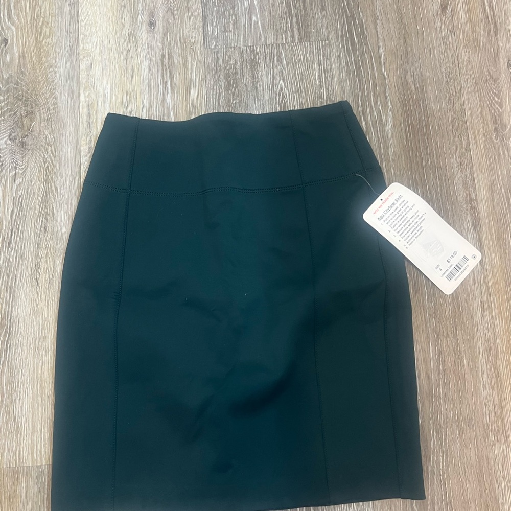 NWT LULULEMON CITYFARER SKIRT